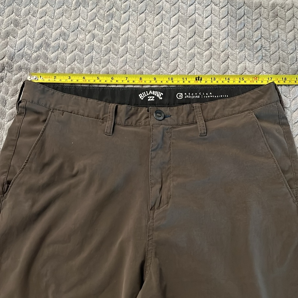 Billabong Shorts - Picture 8 of 10
